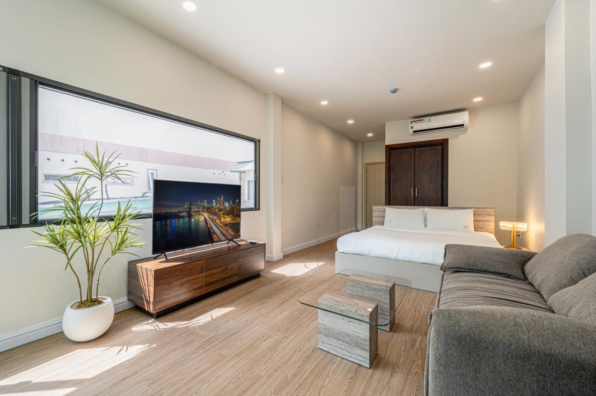 By Cr Concept In Center Aparthotel
